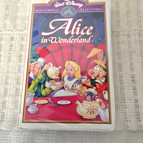 Disney Masterpiece Collection VHS Snow White Fox & Hound Alice in Wonderland - Picture 5 of 9